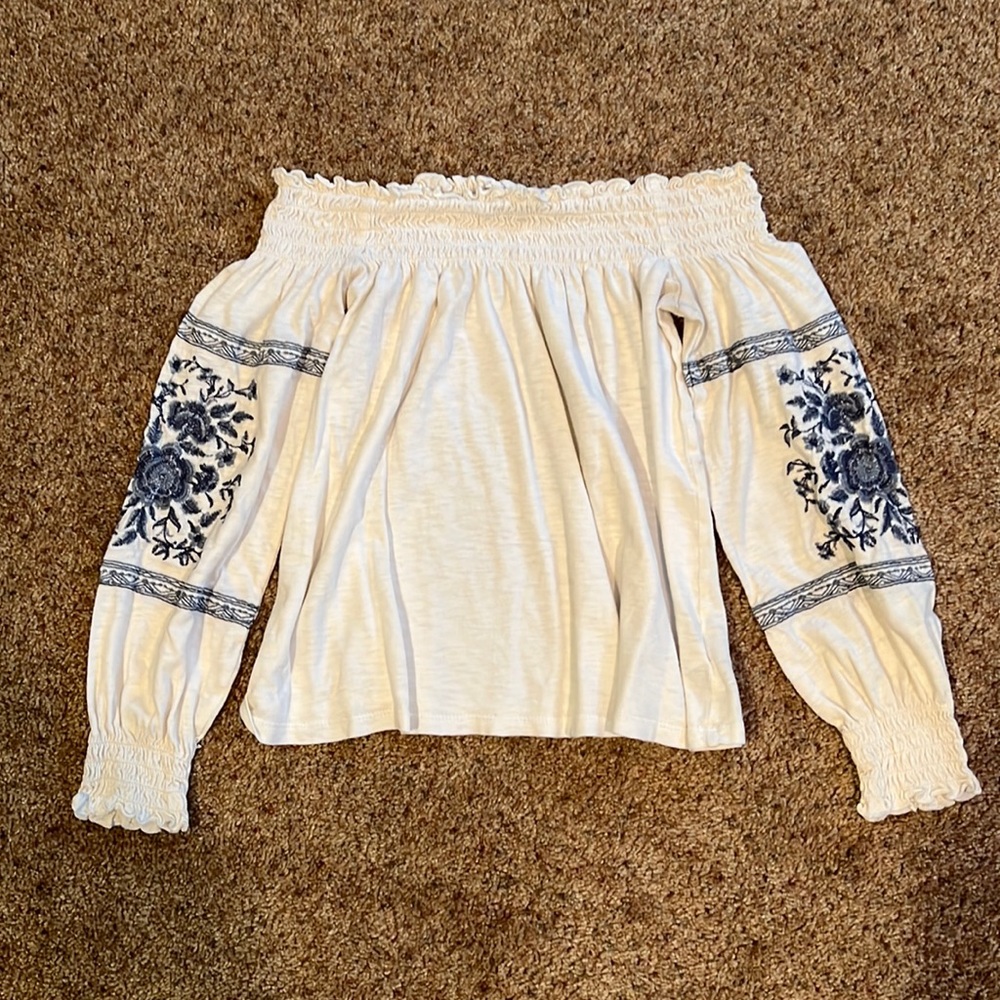 American Eagle off the shoulder top with blue embroidery